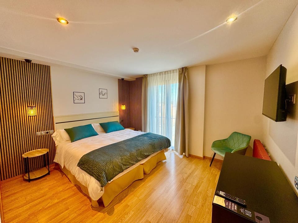 Superior Double Room | Desk, laptop workspace, WiFi (free)