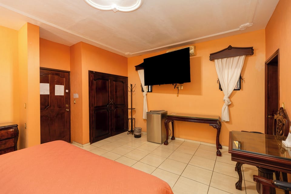 Suite, 1 King Bed, Private Bathroom | Iron/ironing board