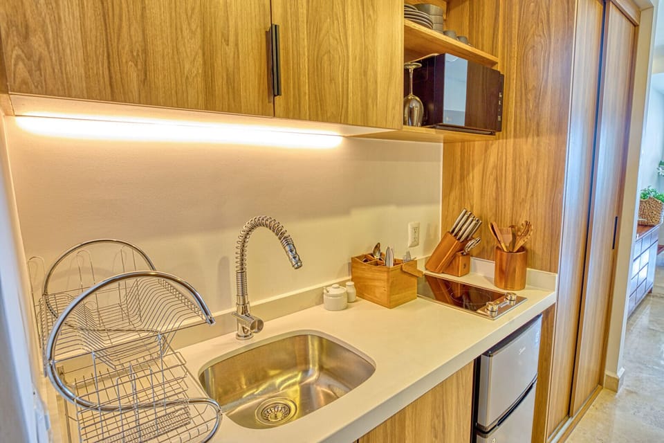 Kitchen Area (2)