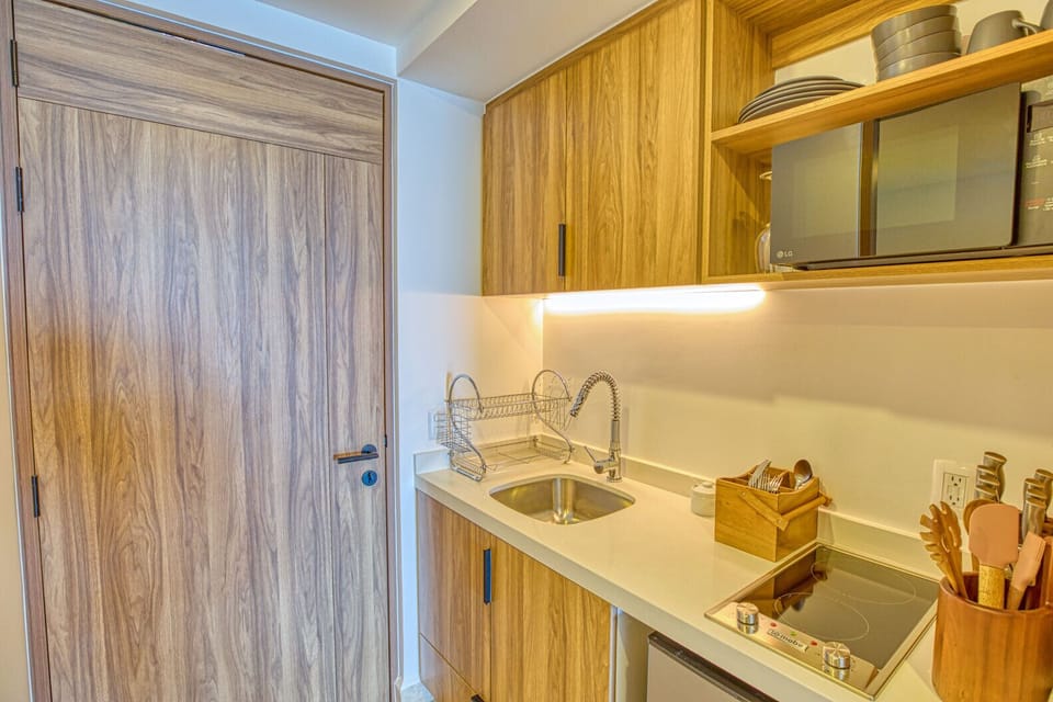 Kitchen Area (1)