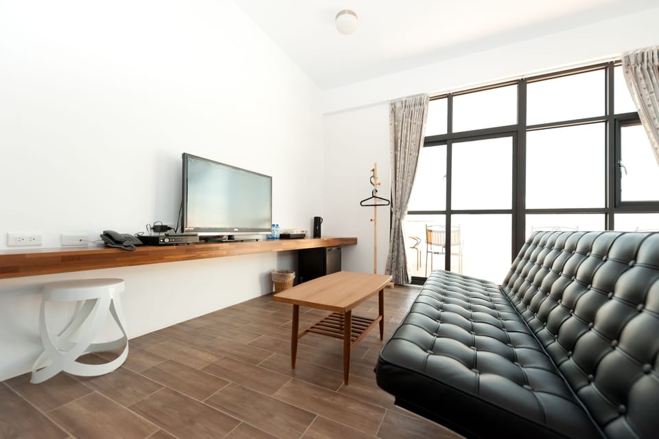 Superior Quadruple Room | Premium bedding, desk, soundproofing, rollaway beds