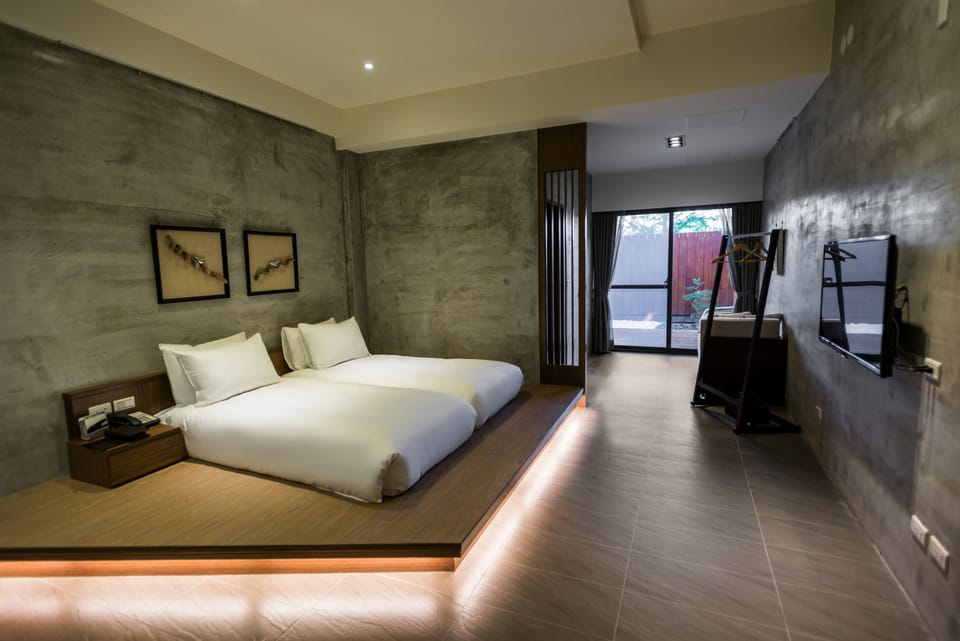 Junior Suite | Down comforters, pillowtop beds, free WiFi, bed sheets