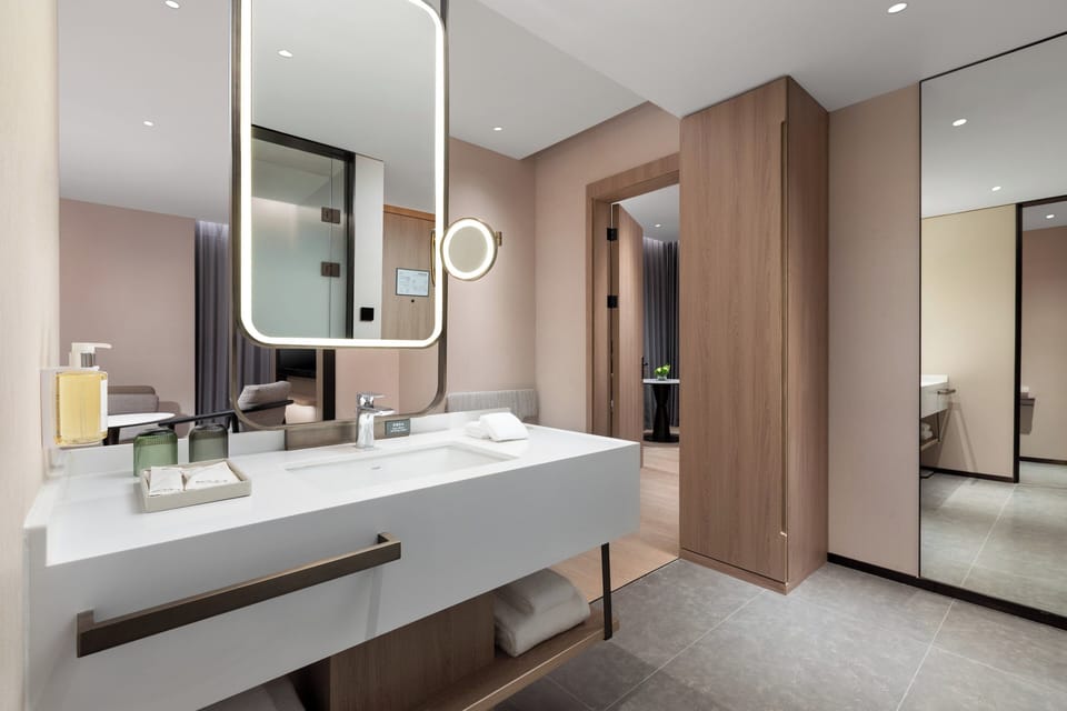 1 Bedroom Suite Kids Theme | Bathroom | Shower, free toiletries, hair dryer, bathrobes