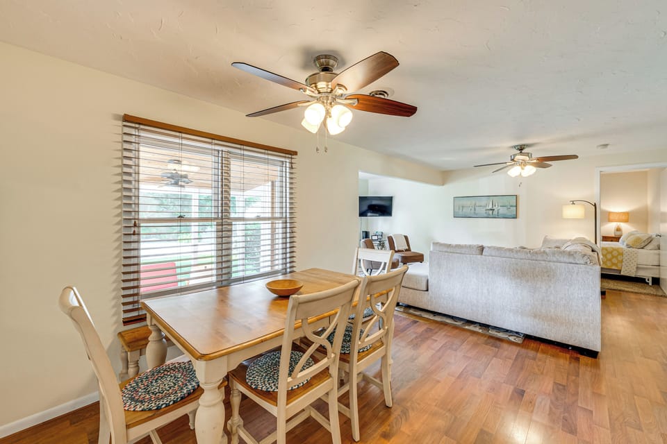 Dining Area | Dishware/Flatware