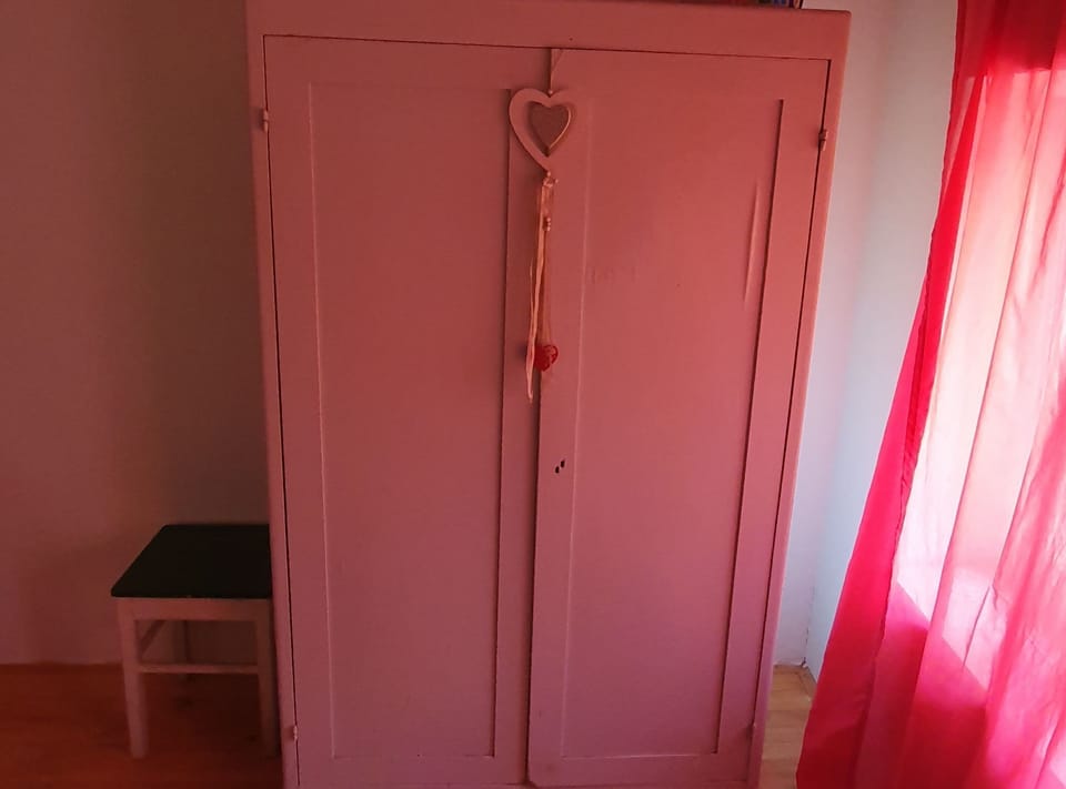 Studio (Studio Apartment)