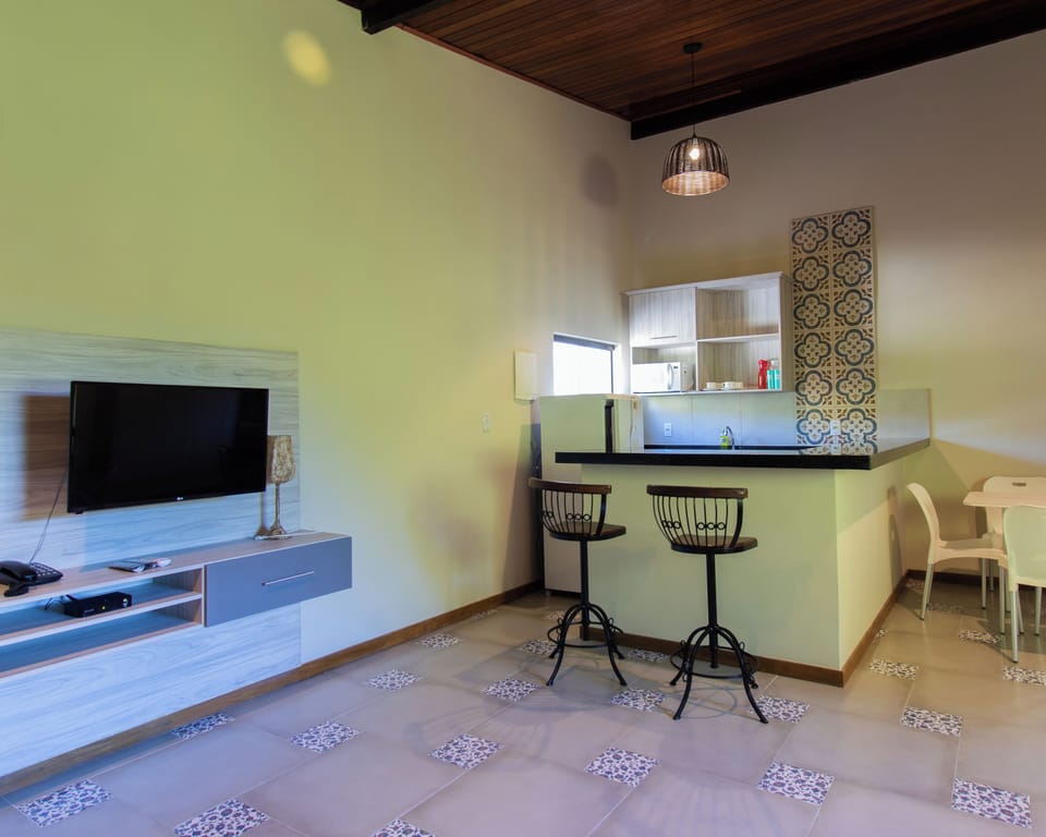 Superior Apartment | Private kitchen | Mini-fridge, microwave, stovetop, cookware/dishes/utensils