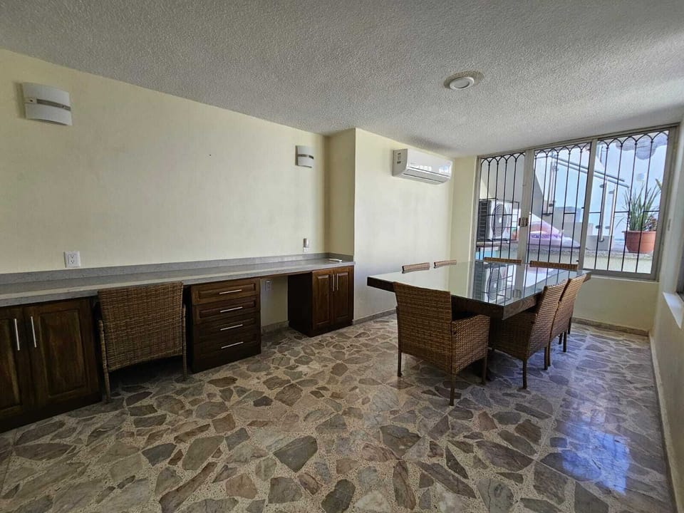 Pool, Park & Ocean - Centro Home (1587)