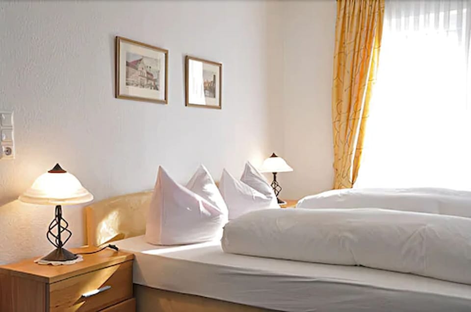 Standard Suite, 2 Bedrooms | 1 bedroom, desk, cribs/infant beds, free WiFi