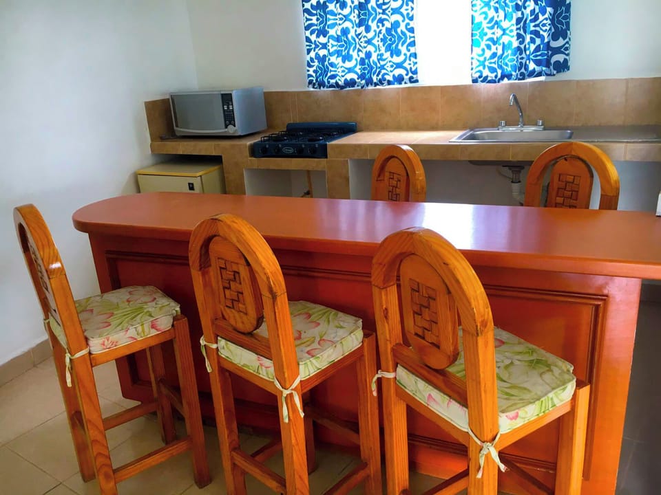 Studio Suite, Lake View