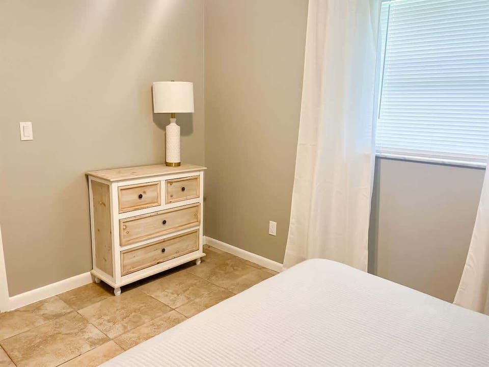 House, Multiple Beds, Kitchen, Garden View (13921 19th st #2 ) | 2 bedrooms, individually decorated, individually furnished, bed sheets