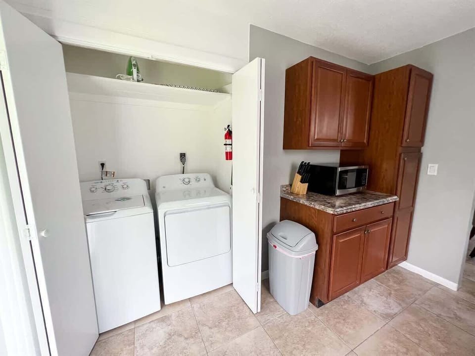 House, Multiple Beds, Kitchen, Garden View (13921 19th st #2 ) | Interior