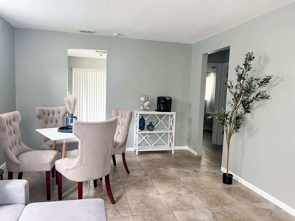 House, Multiple Beds, Kitchen, Garden View (13921 19th st #2 ) | Interior