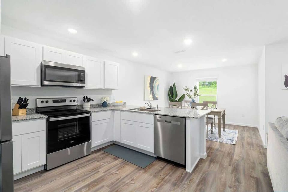 House, Multiple Beds, Kitchen, Garden View (13097 Scottville St) | Private kitchen | Coffee/tea maker