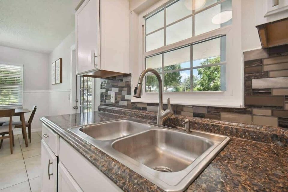 House, Multiple Beds, Kitchen, Garden View (37329 Magnolia Ave) | Private kitchen | Coffee/tea maker