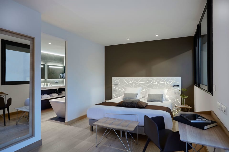 Junior Double Room | Premium bedding, minibar, in-room safe, desk