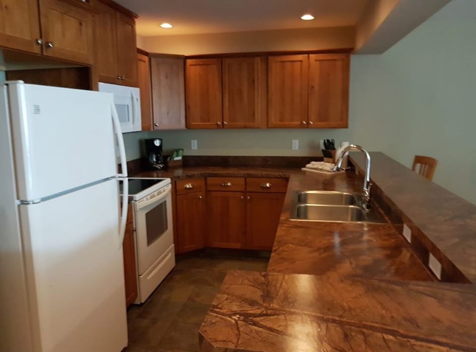 Typical kitchen layout...most kitchens have since been updated