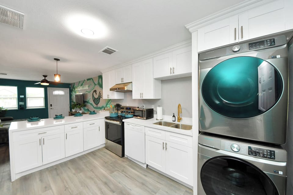 Full Kitchen with Washer/Dryer