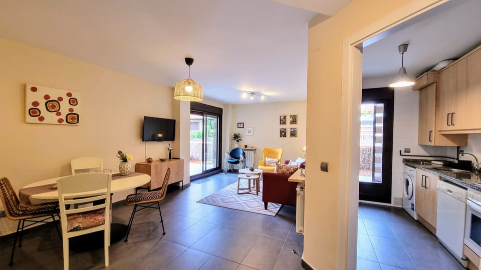 Kitchen or kitchenette,Living room,Dining area