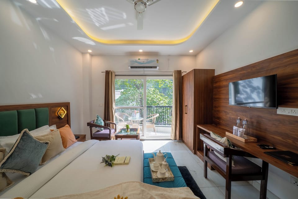 Executive Room, Balcony, Hill View | Soundproofing, free WiFi