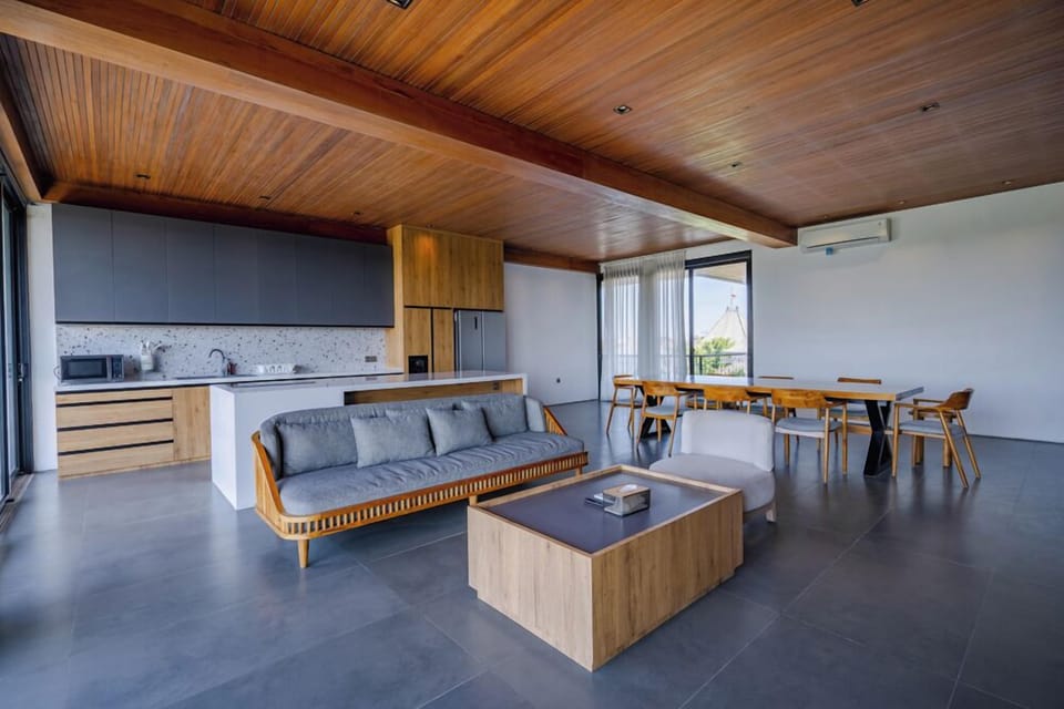 Premium Penthouse | Living area | LCD TV