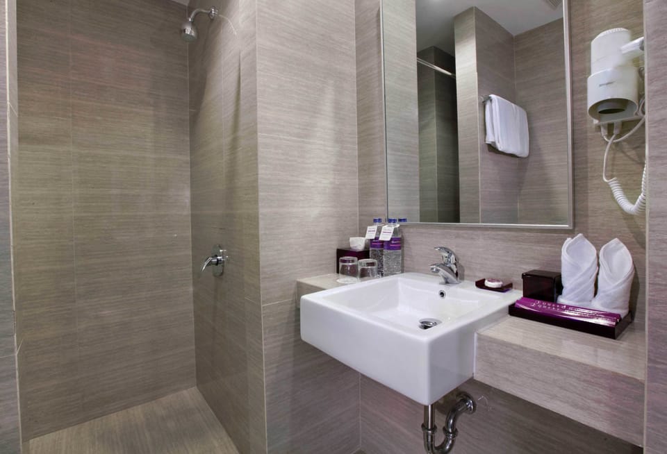 Superior Room | Bathroom sink