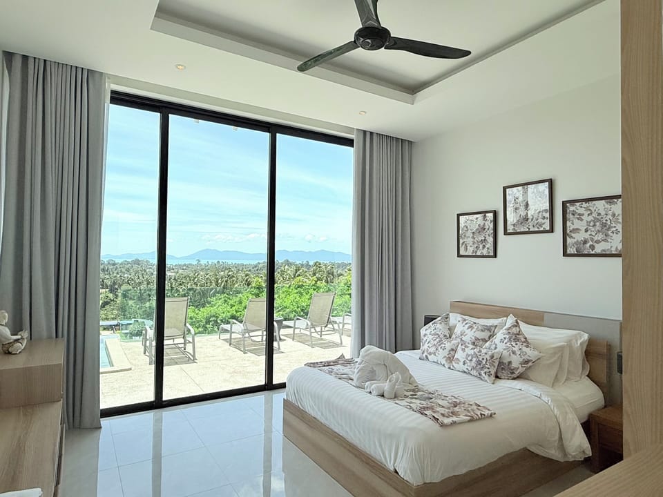Family Villa, Sea View | In-room safe, desk, iron/ironing board (on request), WiFi (free)