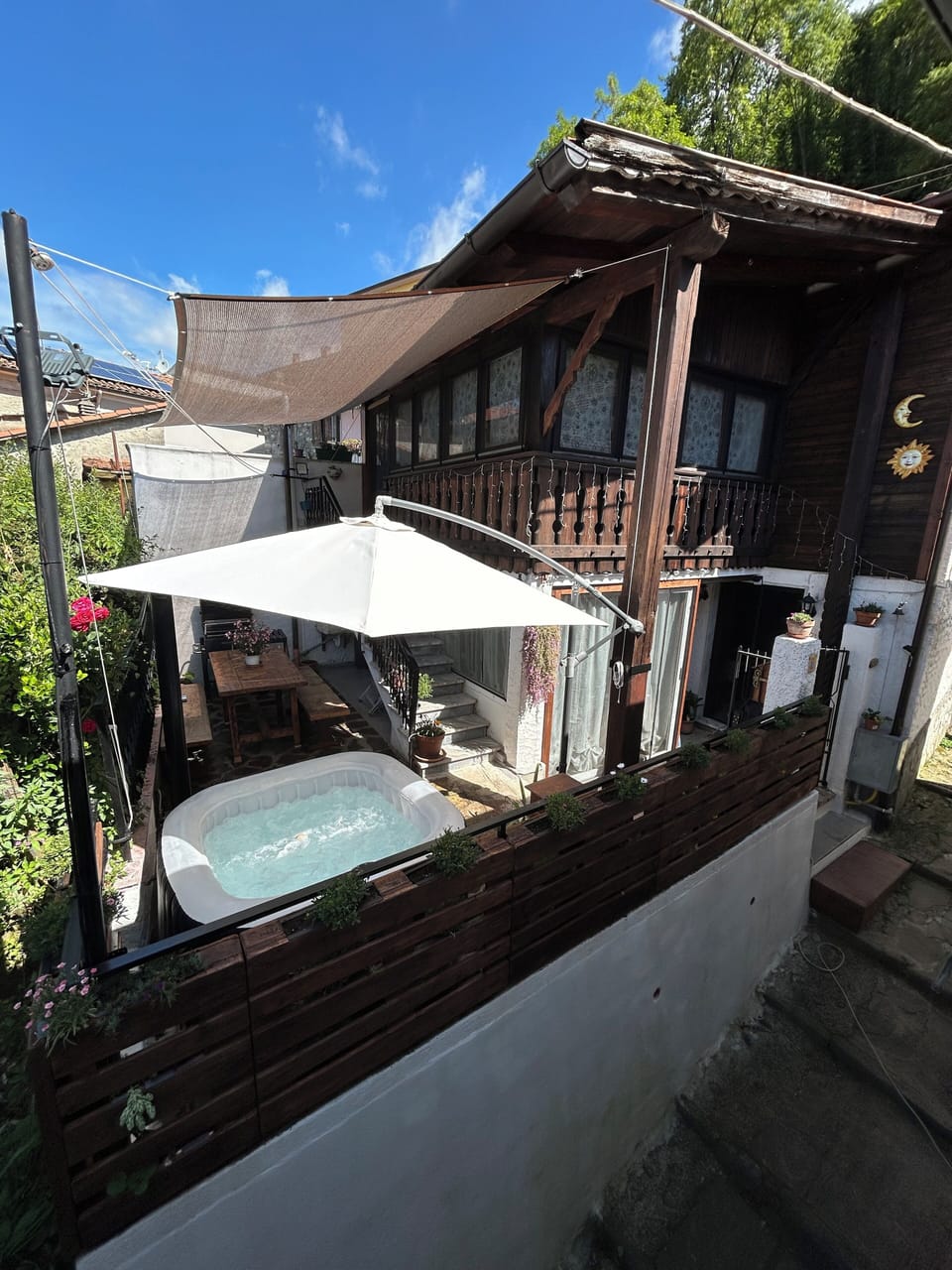 Outdoor spa tub