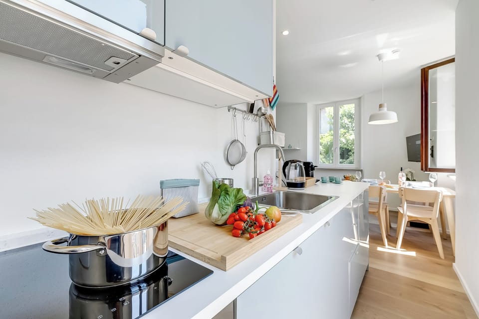 Family Apartment, 1 Bedroom, Balcony, Lakeside (Il Porticciolo Lake Front) | Private kitchen