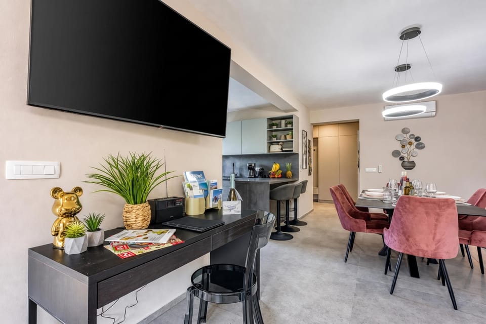 Family House, 3 Bedrooms, Balcony (Villa Aria with heated Pool and) | Interior