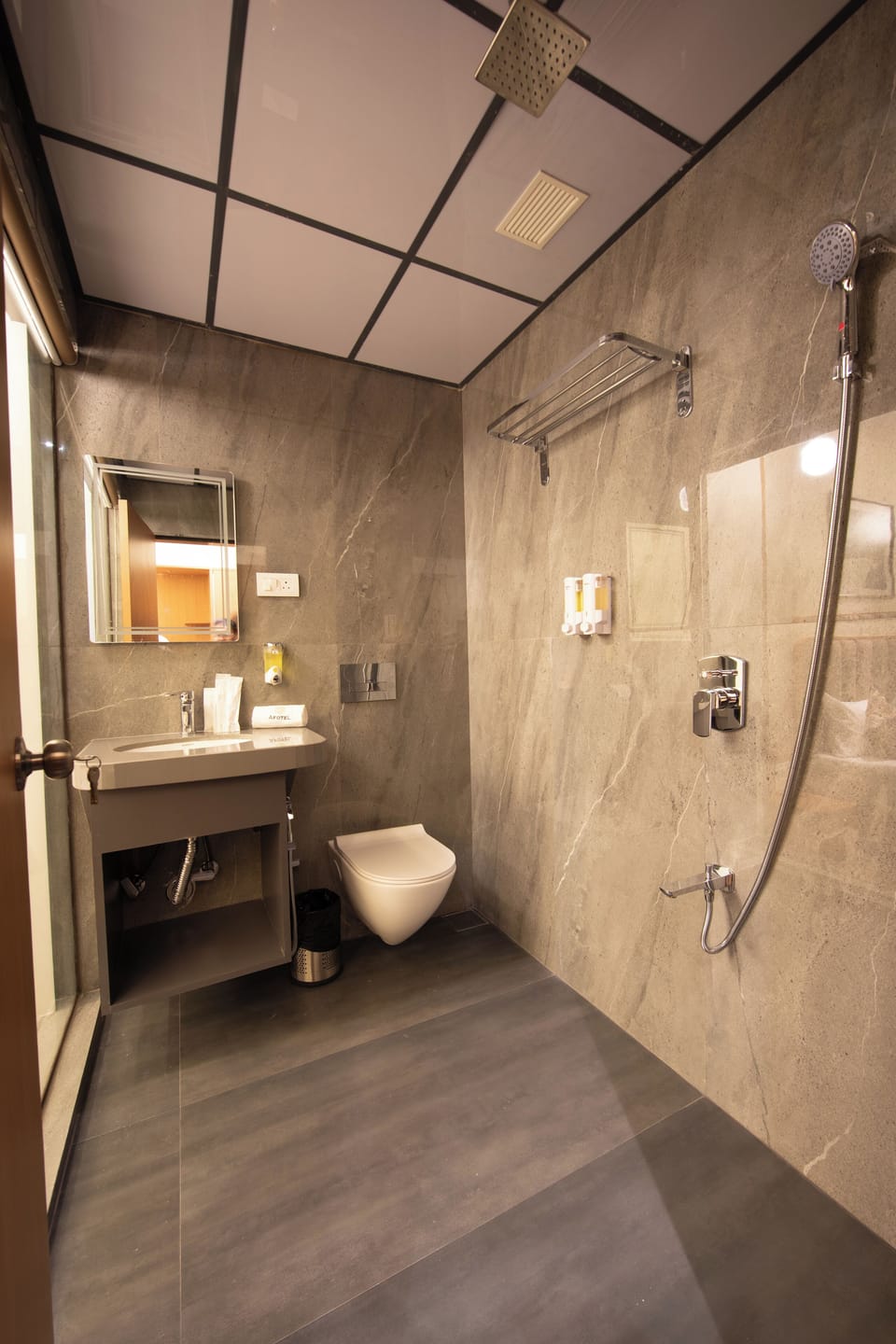 Deluxe Room | Bathroom