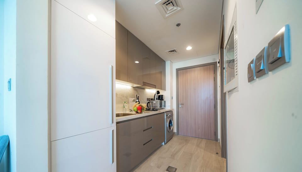 Comfort Studio, Pool View | Private kitchen