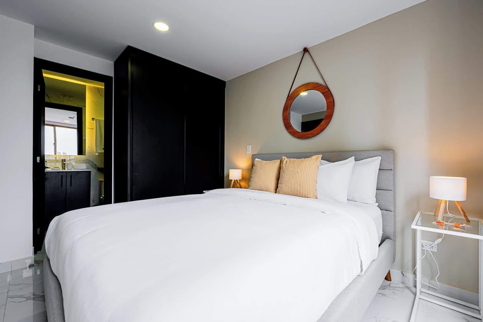 Minimalist bedroom