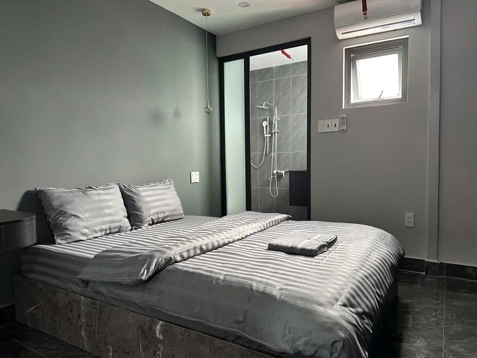 Economy Double Room, 1 Double Bed | Individually decorated, individually furnished, desk, laptop workspace