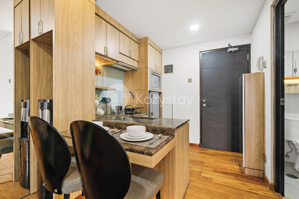 Apartment, 1 Bedroom, City View | Dining room