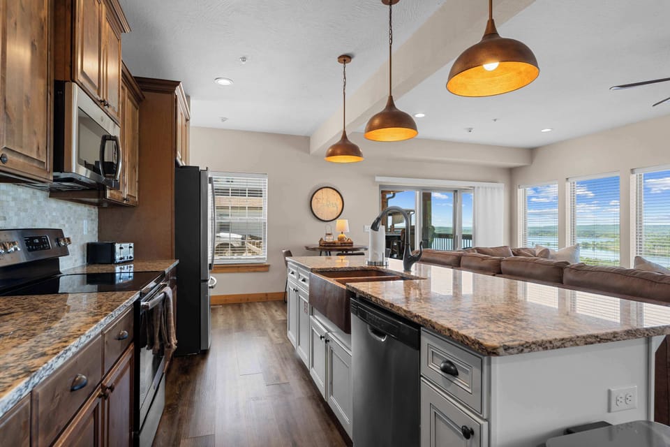 Plenty of counter space for all your meal prepping!