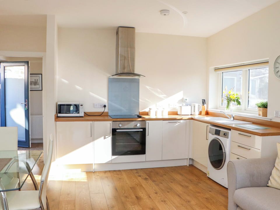 Cottage | Private kitchen | Cookware/dishes/utensils