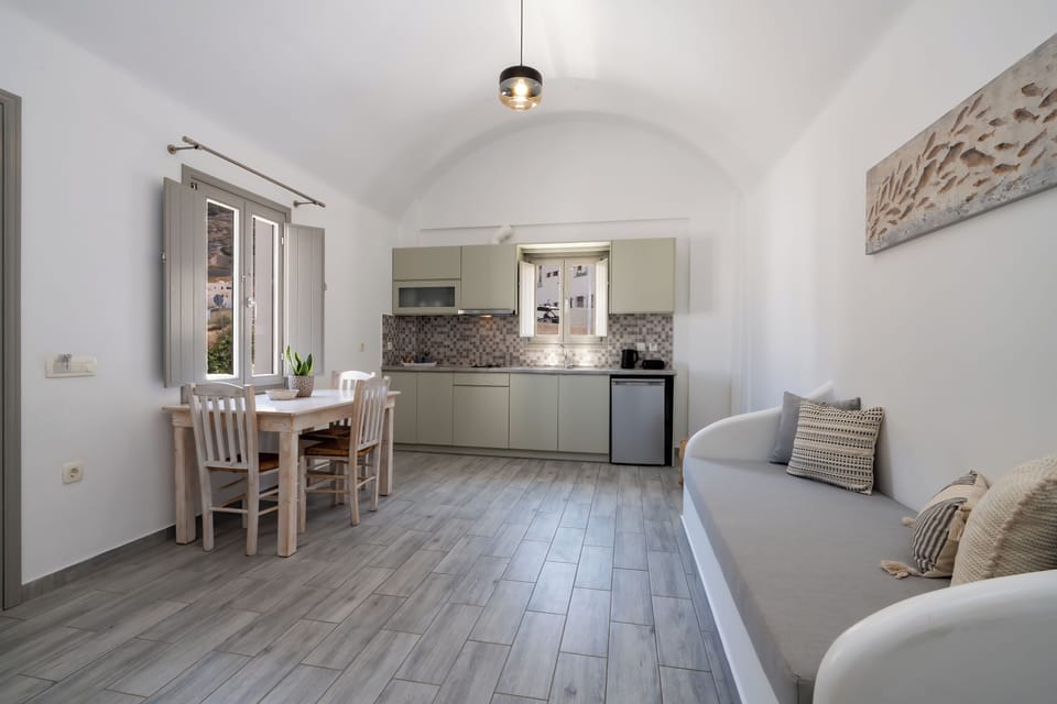 Comfort Apartment, Balcony, Pool View | Free WiFi