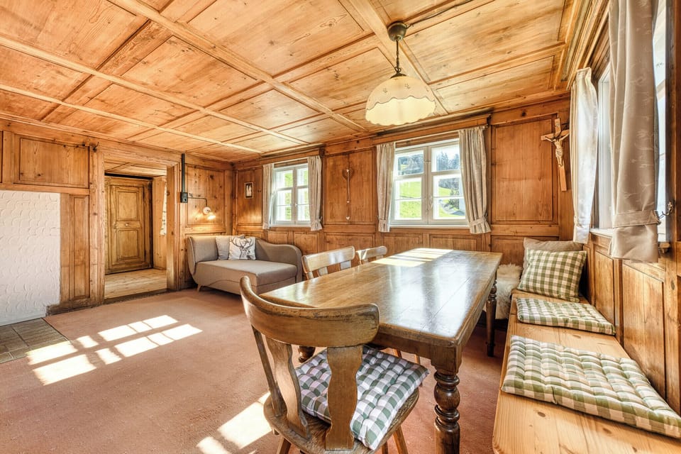 Deluxe Chalet, Mountain View | Living area