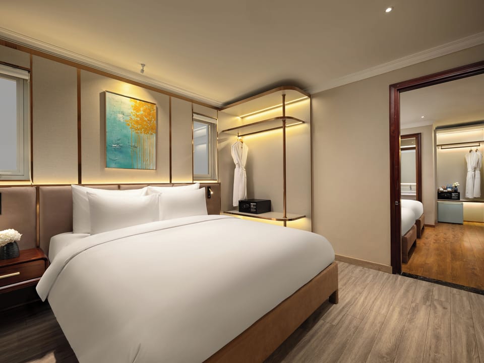 Egyptian cotton sheets, premium bedding, down comforters, pillowtop beds