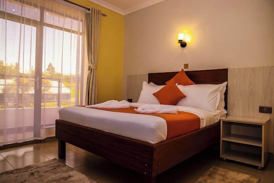 Deluxe Single Room | Free WiFi, bed sheets