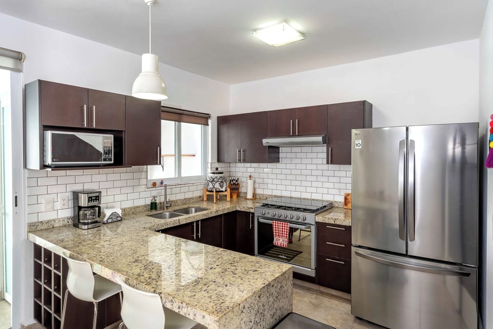 Full Kitchen