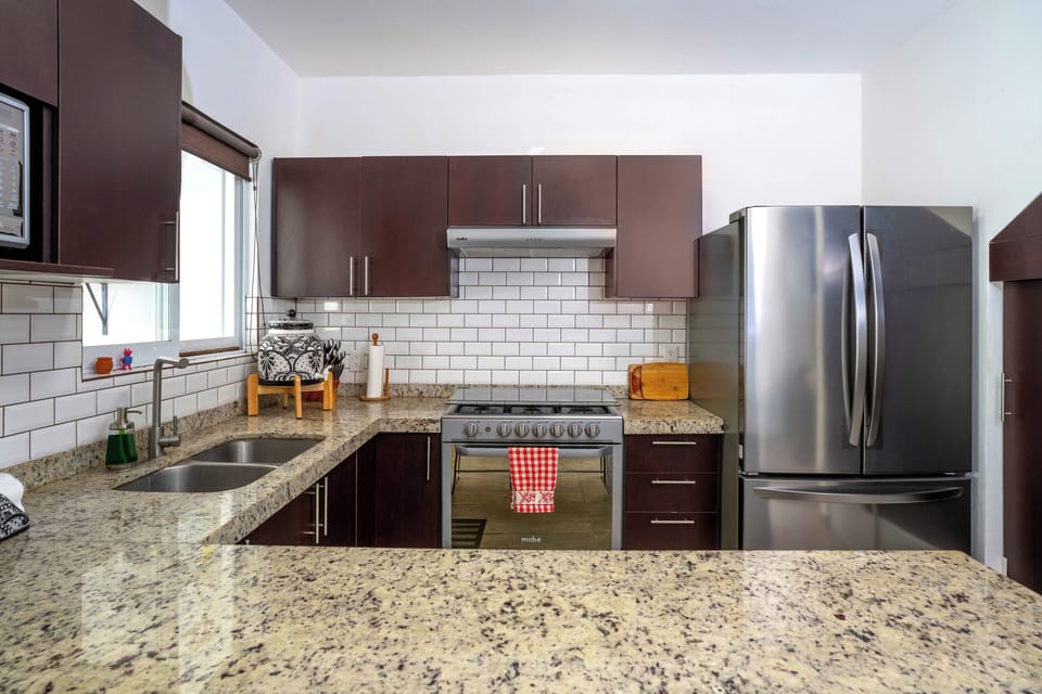 Kithen / Stainless Steel Appliances