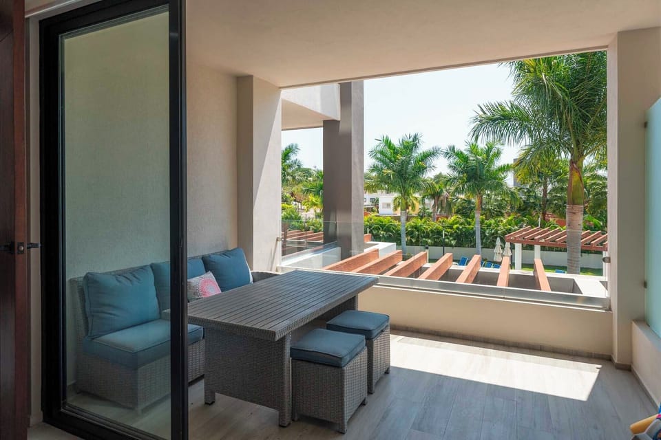 Private Balcony / Primary Suite