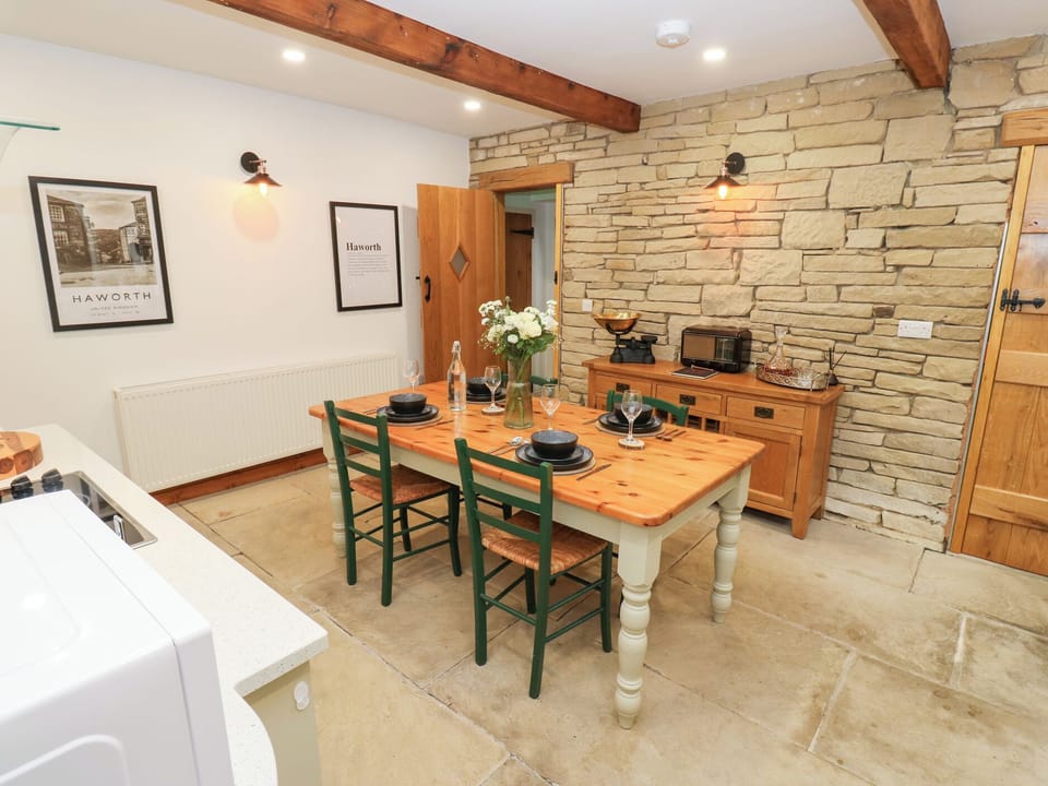 Cottage | Dining