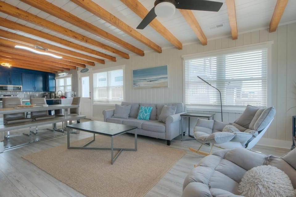 Living Room 
GW 6-27-25