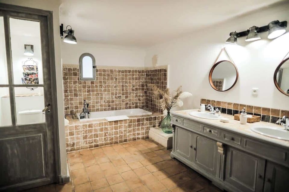 Superior Room | Bathroom | Hair dryer, bathrobes, towels, soap