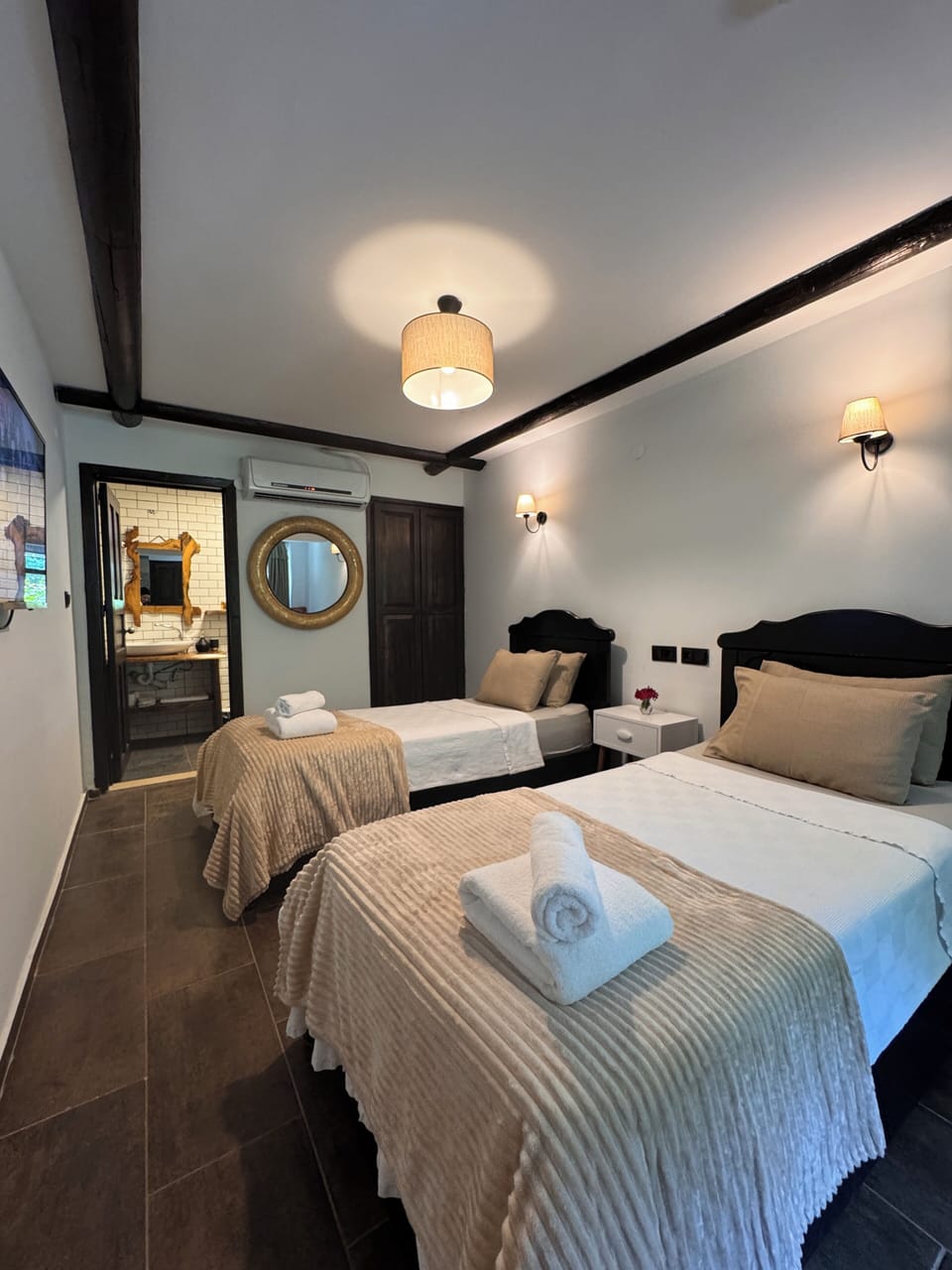 Superior Twin Room, Mountain View | WiFi (free)