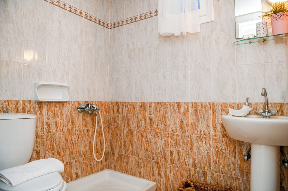 Family Apartment, Sea View | Bathroom