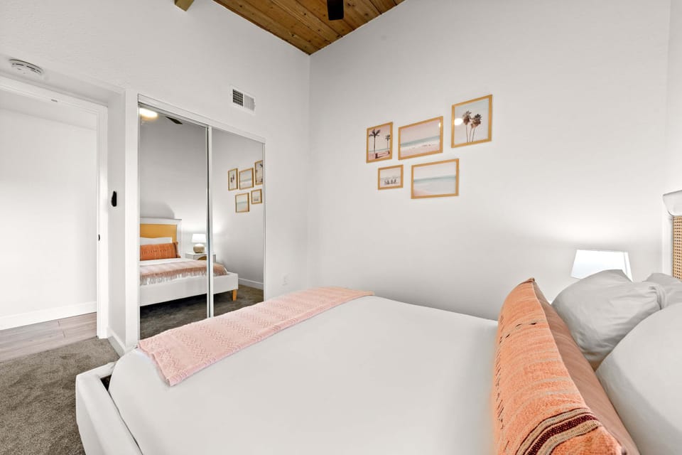 "Escape into serenity – a bedroom designed for ultimate relaxation 🌙"
