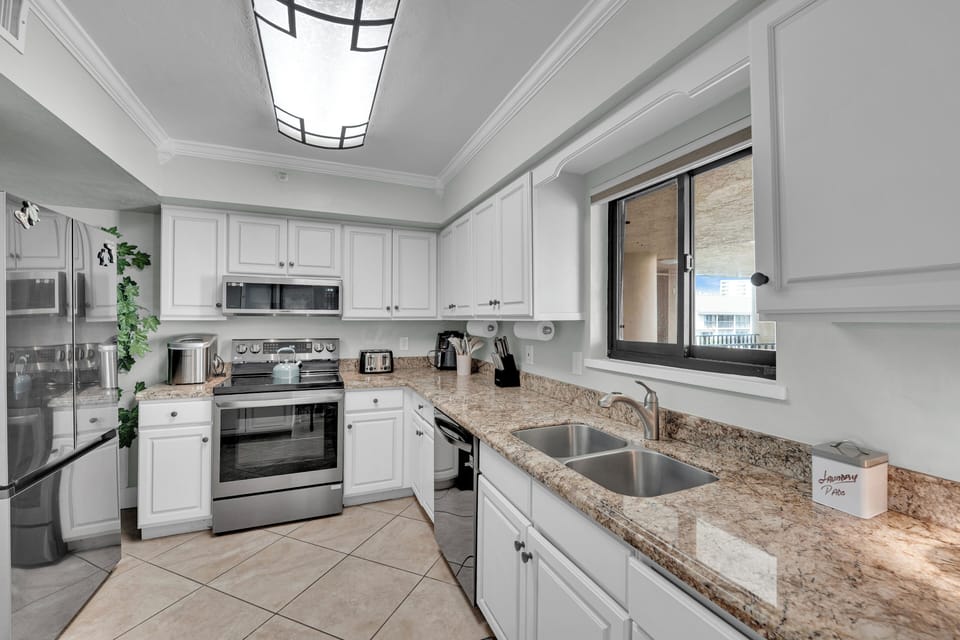 Fully equipped kitchen